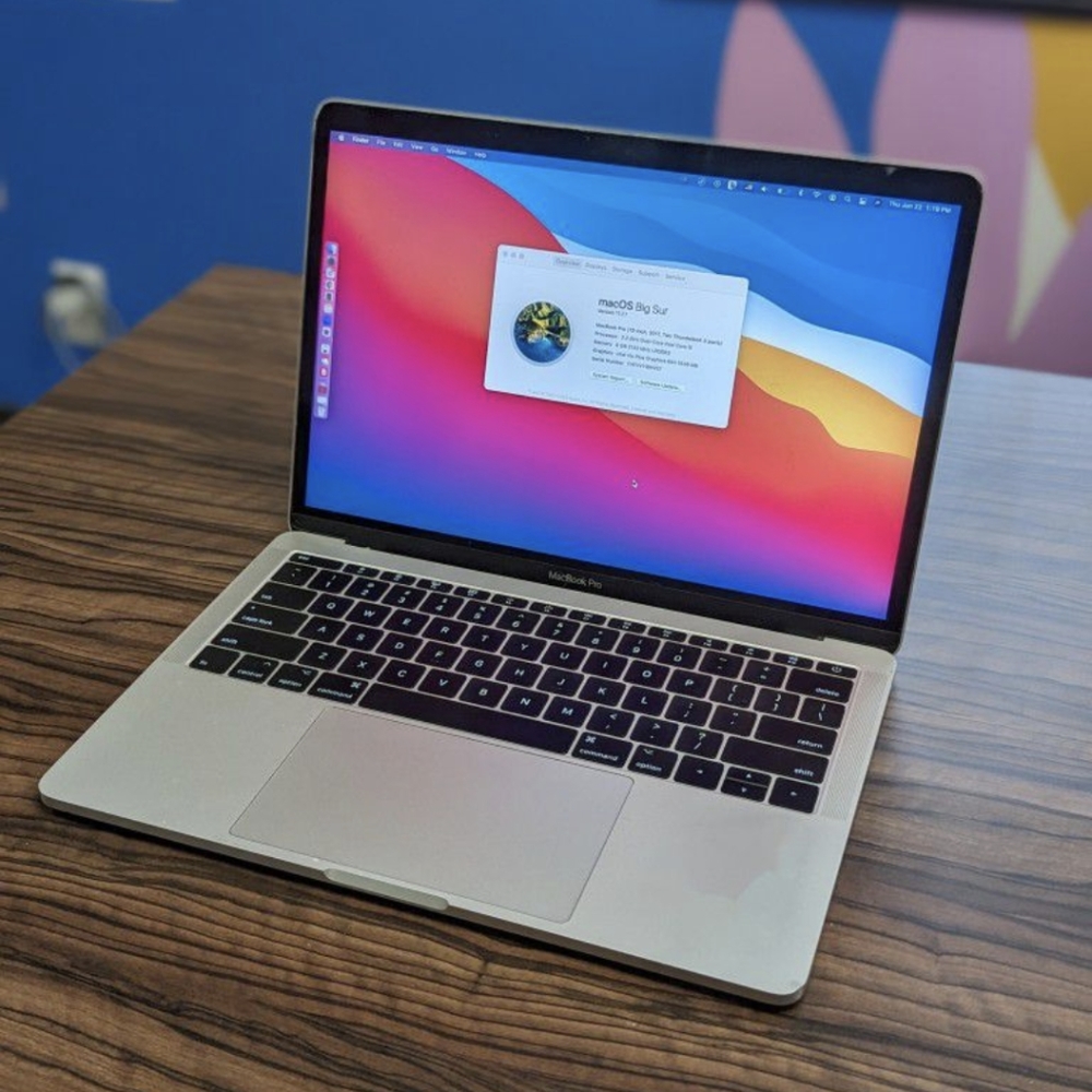 2017 MacBook Pro 13-inch - 2.3GHz Core i5 + Charger